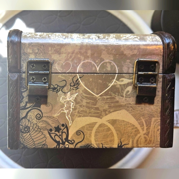 Angel Wood Trinket Jewelry Box - A Good Friend is a Lifelong Treasure - Picture 10 of 10